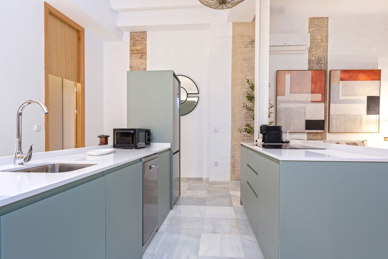 Room 2, Cozy 3BD Duplex in Seville Center Gran Poder II, Sevilla