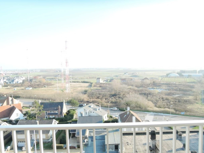 2, Apartment in Zeedijk with Sea Views, West-Vlaanderen