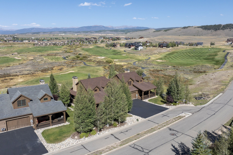 Aerial view 5, 19th Hole 3 Bedroom Cabin, Grand