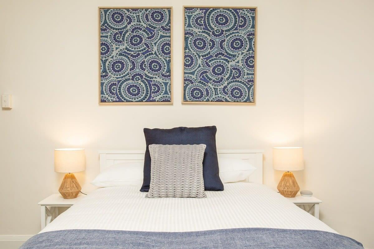 Bedroom 2, Art Deco Apartment Meters Away From The Beach, Sydney