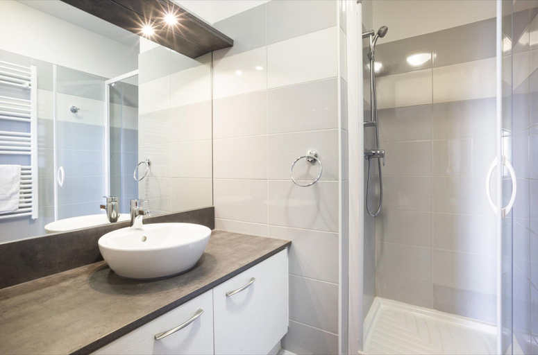 Bathroom 4, Apartment in Sainte-foy With Ski Access, Savoie