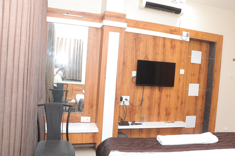 Bedroom 5, Hotel Royal Residency Executive, Sangli