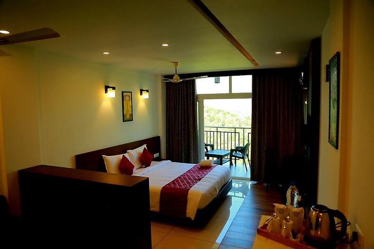 Bedroom, Palmtree Leaf , Idukki