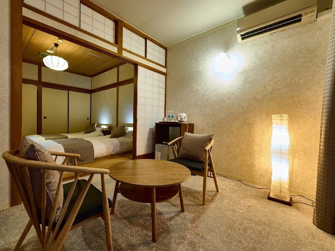 Others 3, Amagase Onsen Seitenkaku, Hita