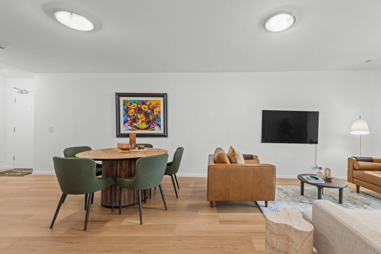 Living room 2, 2-bed Getaway With Shared Pool & BBQ Access, Newstead