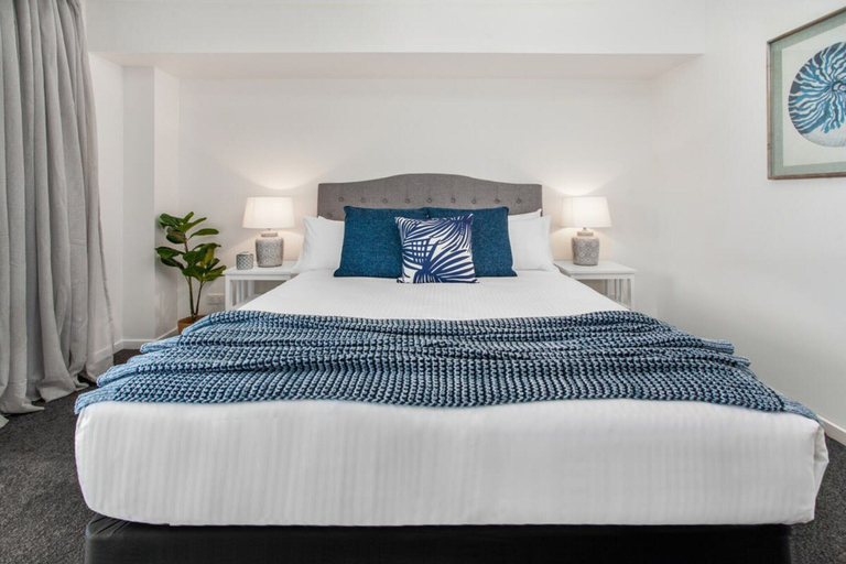 Bedroom 2, 2-bed Near Brisbane CBD With Pool, Sauna & BBQ, Kelvin Grove