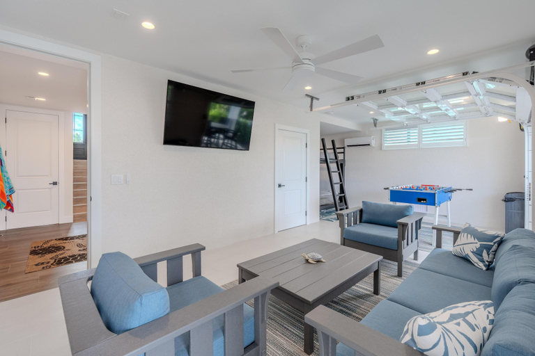Game room 4, Turtle Time, Lee