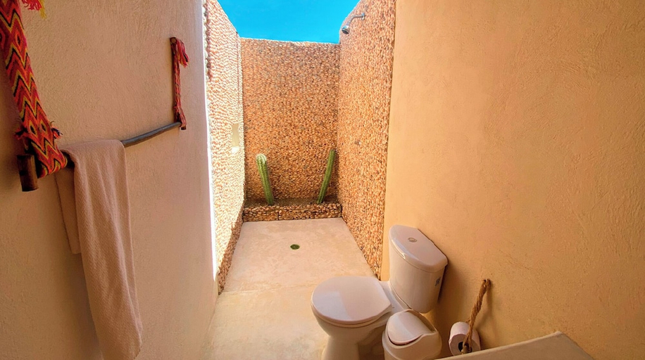 Bathroom 4, Hotel Wayira beach by On vacation, Manaure