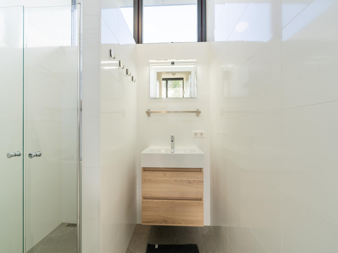 Bathroom 4, Holiday Home Near Kaag Lakes, Alkemade