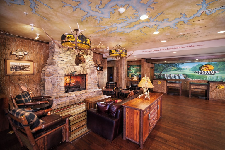 Public Area, Angler's Lodge Hollister, Taney