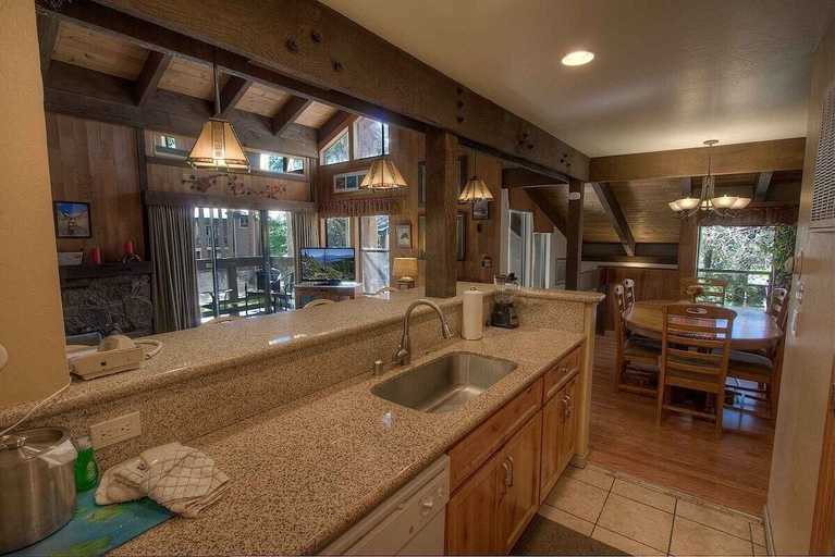 Food & Drinks, Bear Lake Hideaway 3 Bedroom Condo by RedAwning, El Dorado
