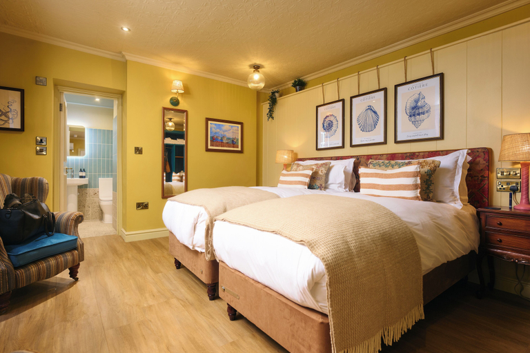 Bedroom 3, Royal Castle Hotel, Devon
