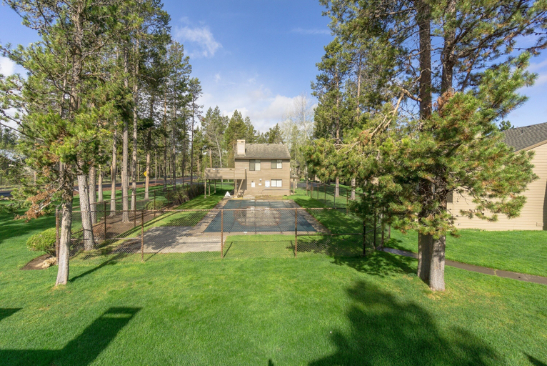 Sport court 5, Fairway Village 8 3 Bedroom Condo, Deschutes