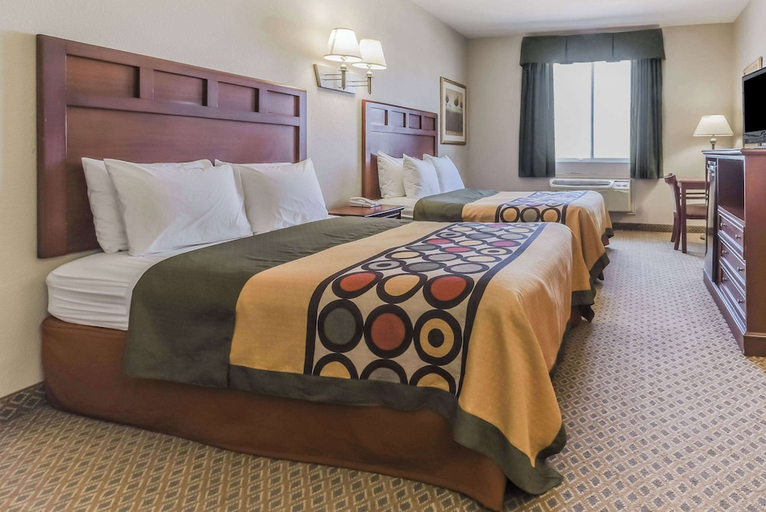 Bedroom 2, Super 8 by Wyndham Alvarado, Johnson