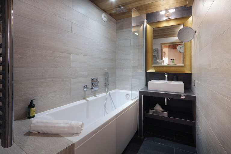 Bathroom 4, Hôtel des 3 Vallées, Savoie