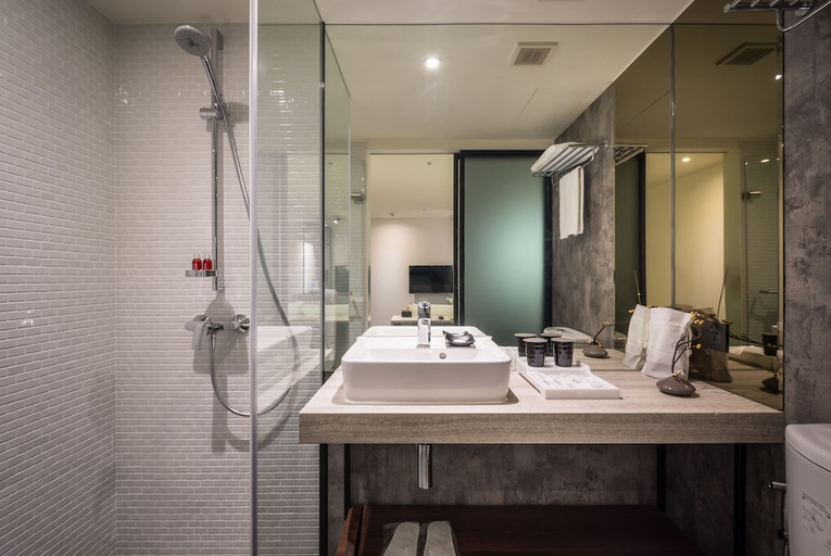 Bathroom 2, Goldinn Hotel, Taipei City