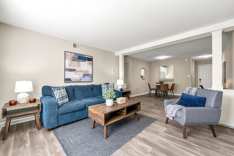 Room 4, Upper Westside 2BR Free Parking Wi-fi, Atlanta