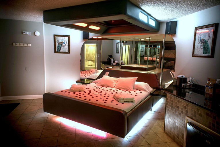 Room 3, Essence Suites, Cook