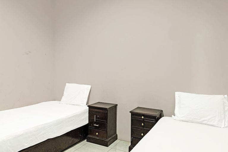 Guestroom 3, Hotel O Penginapan Radja Jeneponto, Jeneponto