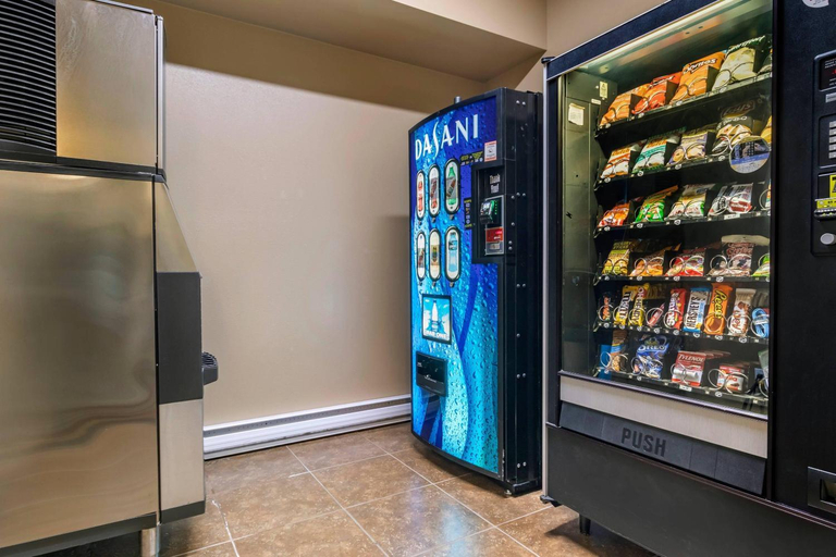 Food & Drinks 5, Quality Inn & Suites Rimbey, Division No. 8