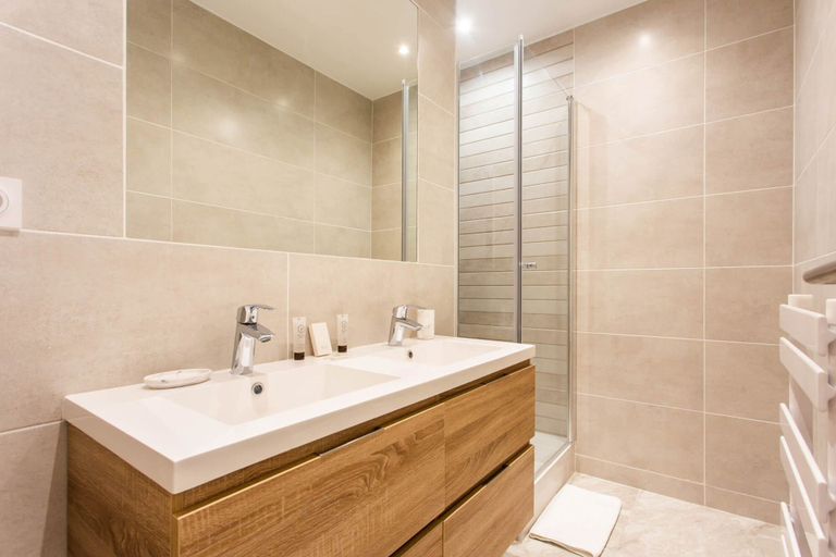 Bathroom 2, Amazing Apartment - 2BR 6P - Aligre, Paris