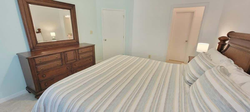 Room 2, Las Verandas 2 Bedroom Home by RedAwning, Cameron
