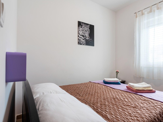 Bedroom 2, Apartment in Nevidane near the Beach, Pašman