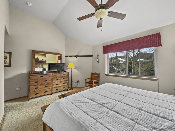 Room 4, B6 Tarn Landing 1br + Loft, 3ba 1 Bedroom Condo, Summit