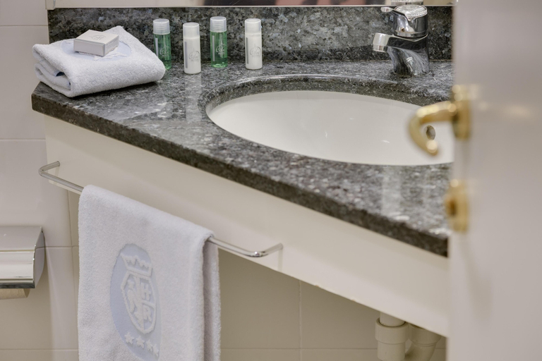 Bathroom 5, Rivoli Boutique Hotel, Florence