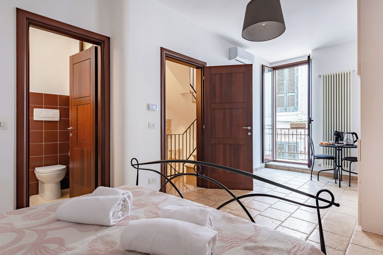 Room 4, Helios Room, Bari