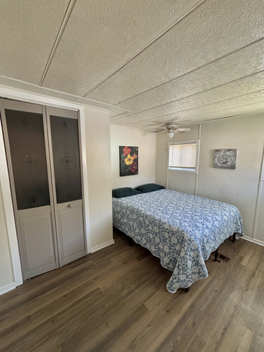 Room 2, 4 bd 10 min to Downtown W D, Indianapolis