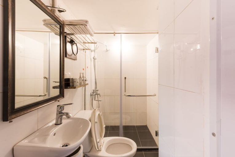 Bathroom 5, Gecko Hotel, Hoàn Kiếm