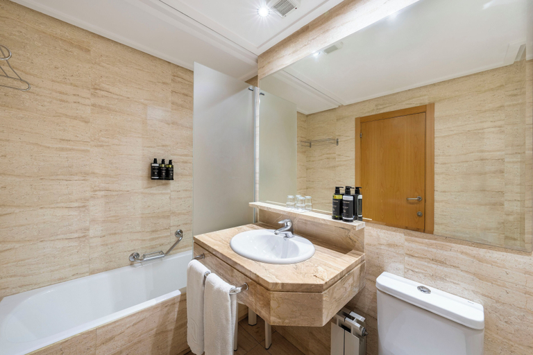 Bathroom 4, Eurostars Rey Alfonso X, Ciudad Real