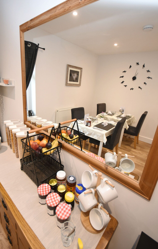 Food & Drinks 5, Apple Tree Place B&B, Hampshire