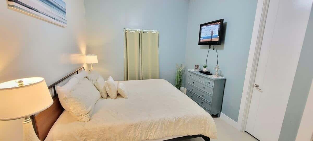 Room 2, La Isla F102 2 Bedroom Condo by RedAwning, Cameron