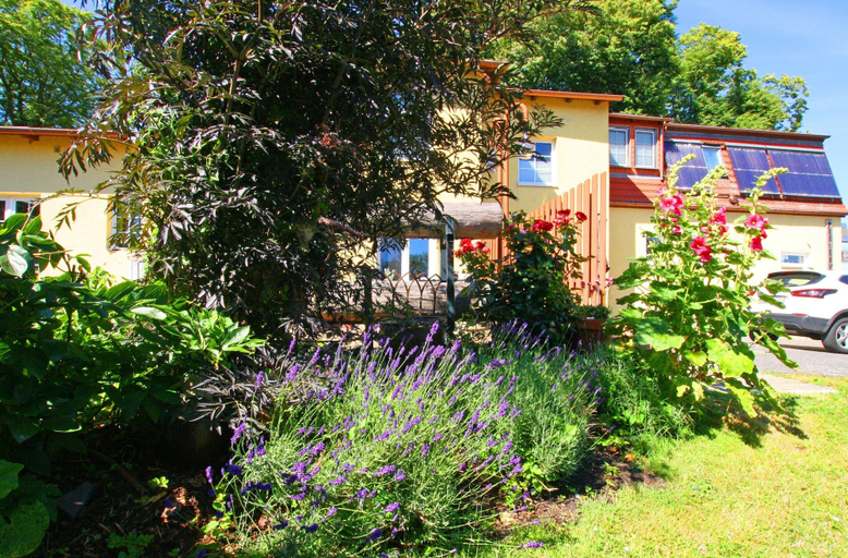Garden 3, Einladende Ferienwohnung in Wiek mit Garten, Vorpommern-Rügen