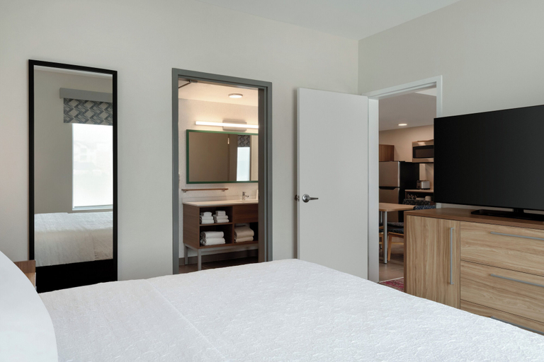 Bedroom 4, Home2 Suites By Hilton Denton, Denton