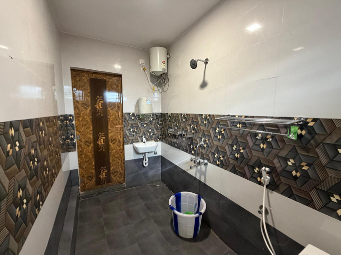 Bathroom 4, Glass House Retreat, Coimbatore