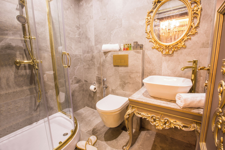 Bathroom 5, Real King Suite Hotel, Yomra