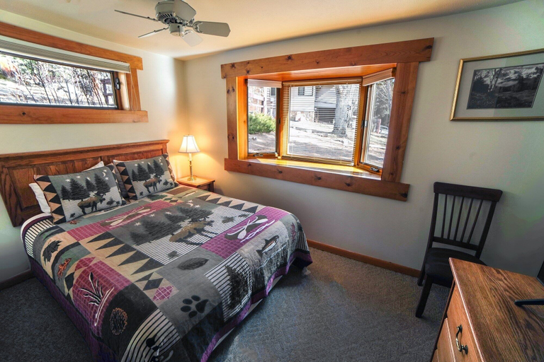 Bedroom, Sunnyside Knoll: 8 1 Bedroom Cabin, Larimer