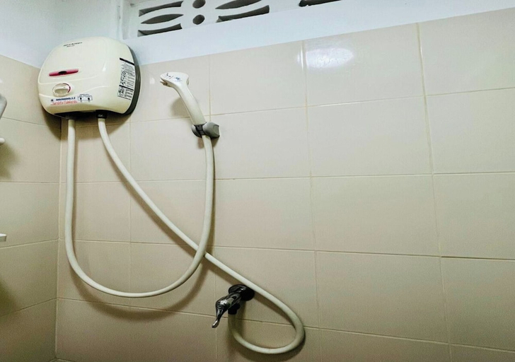 Bathroom 3, Ree House, Wattana