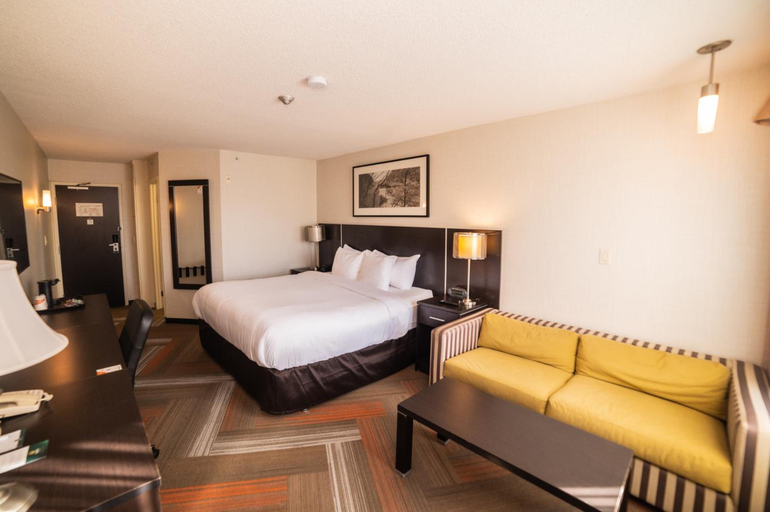 Bedroom 2, Quality Hotel Burlington, ON, Halton