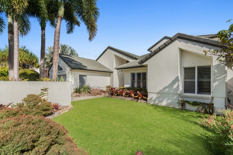 Exterior, Amazing Canal House With Private Jetty, Gym & Pool, Caloundra - Kawana