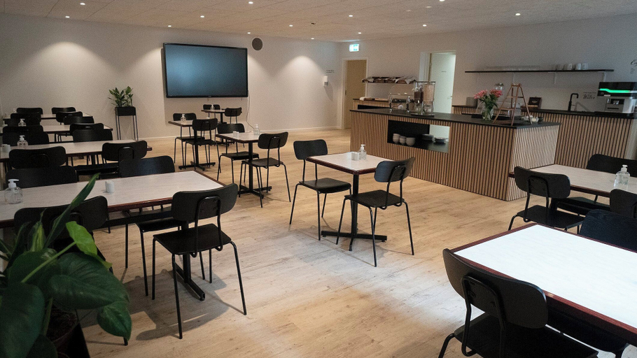 Food & Drinks 5, Hotel Djurhuus, Tórshavn