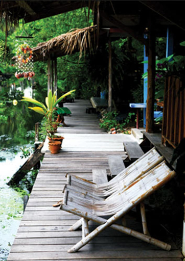 Others 3, Baan Suanaomsuk, Pak Tho