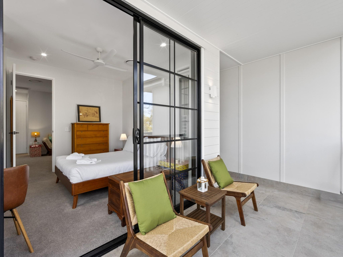 3, Spacious 3-Bed Clayfield House with Patio and BBQ, Clayfield