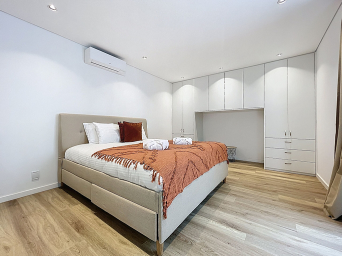 Room 2, Breeze House 2 by Atlantic Holiday, Santa Cruz