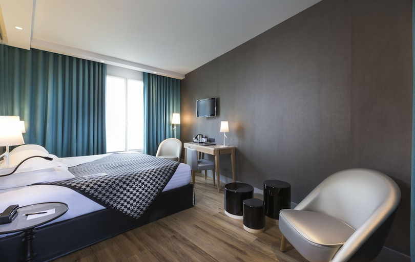 Bedroom 2, Hôbou (ex Hôtel Acanthe), Hauts-de-Seine