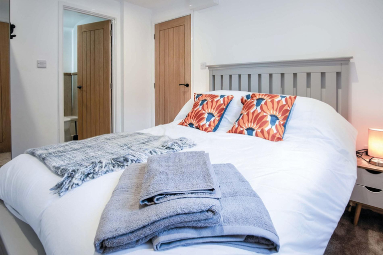 Others 5, Flat 2 - 1 Bedroom Apartment - Tenby, Pembrokeshire