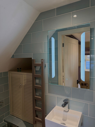 Bathroom 4, Rylands Farmhouse, Cheshire East